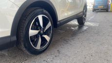 Nissan Qashqai 1.2 DiG-T N-Tec 5dr Xtronic Petrol Hatchback